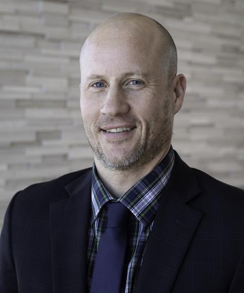 Eric Iwanski headshot